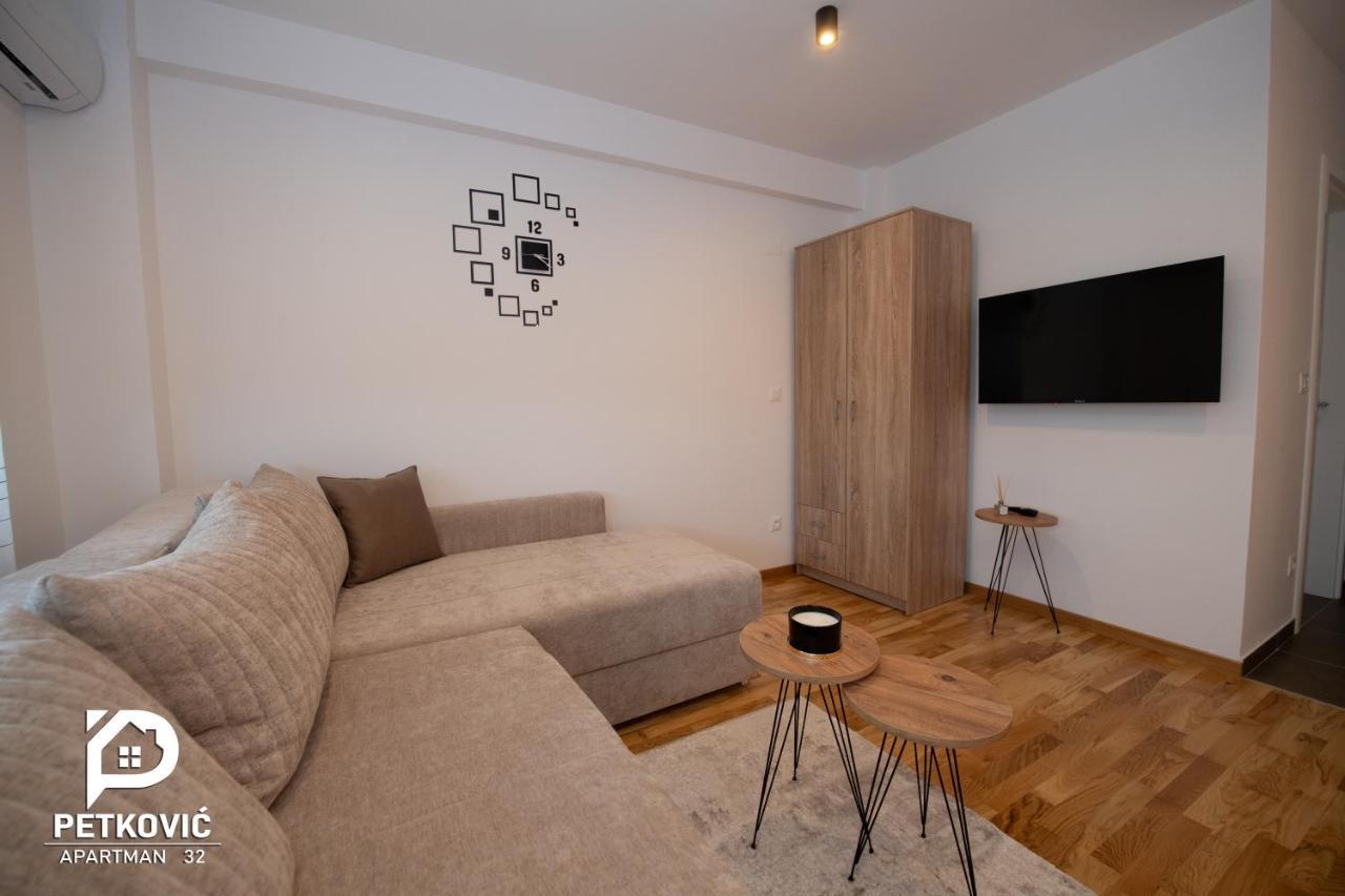 Petkovic Apartmani Studio32 ヤゴディナ エクステリア 写真